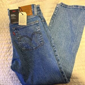 NWT LEVI’s WEDGIE STRAIGHT SIZE 27x28